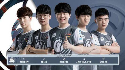 被骂后失控染红，徐正源声援韦世豪：作为国脚却屡受委屈！要保护他