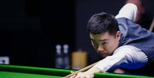 詹姆斯24 詹姆斯24